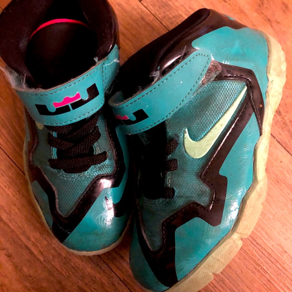 Toddler sneakers